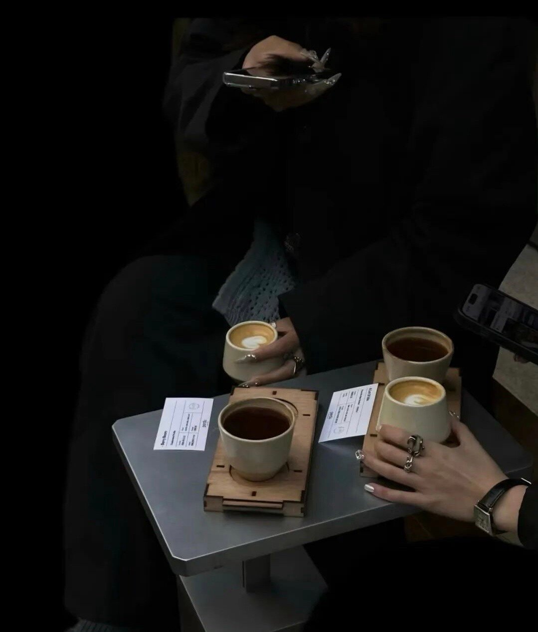 我不喜欢欠人情 为的就是以后好翻脸 ​​​