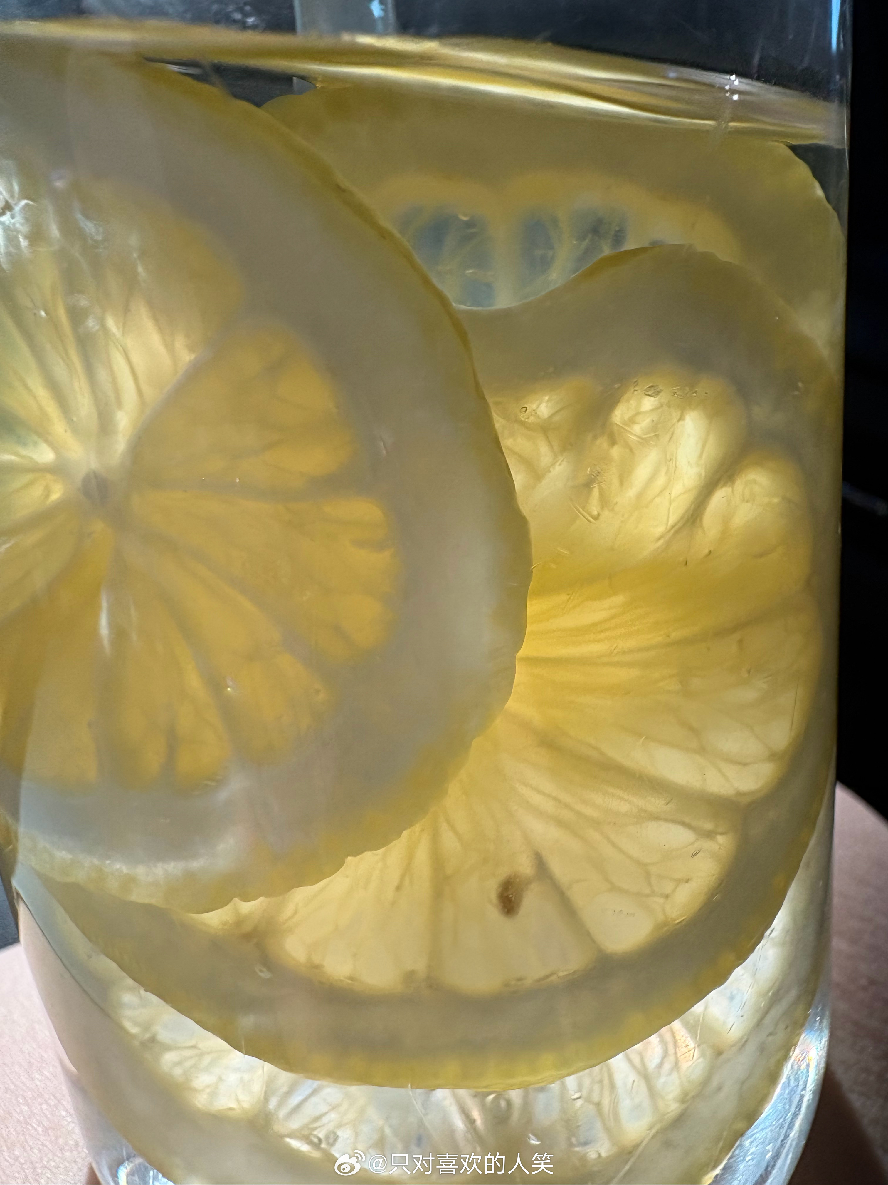 夏日少不了的蜜雪冰城柠檬水