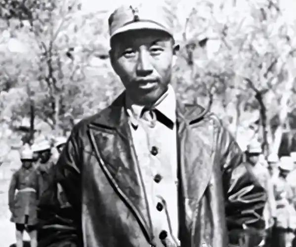 1952年，王震在新疆先斩后奏，惊动了毛主席。毛主席愤怒地撤销了王震在新疆的所有