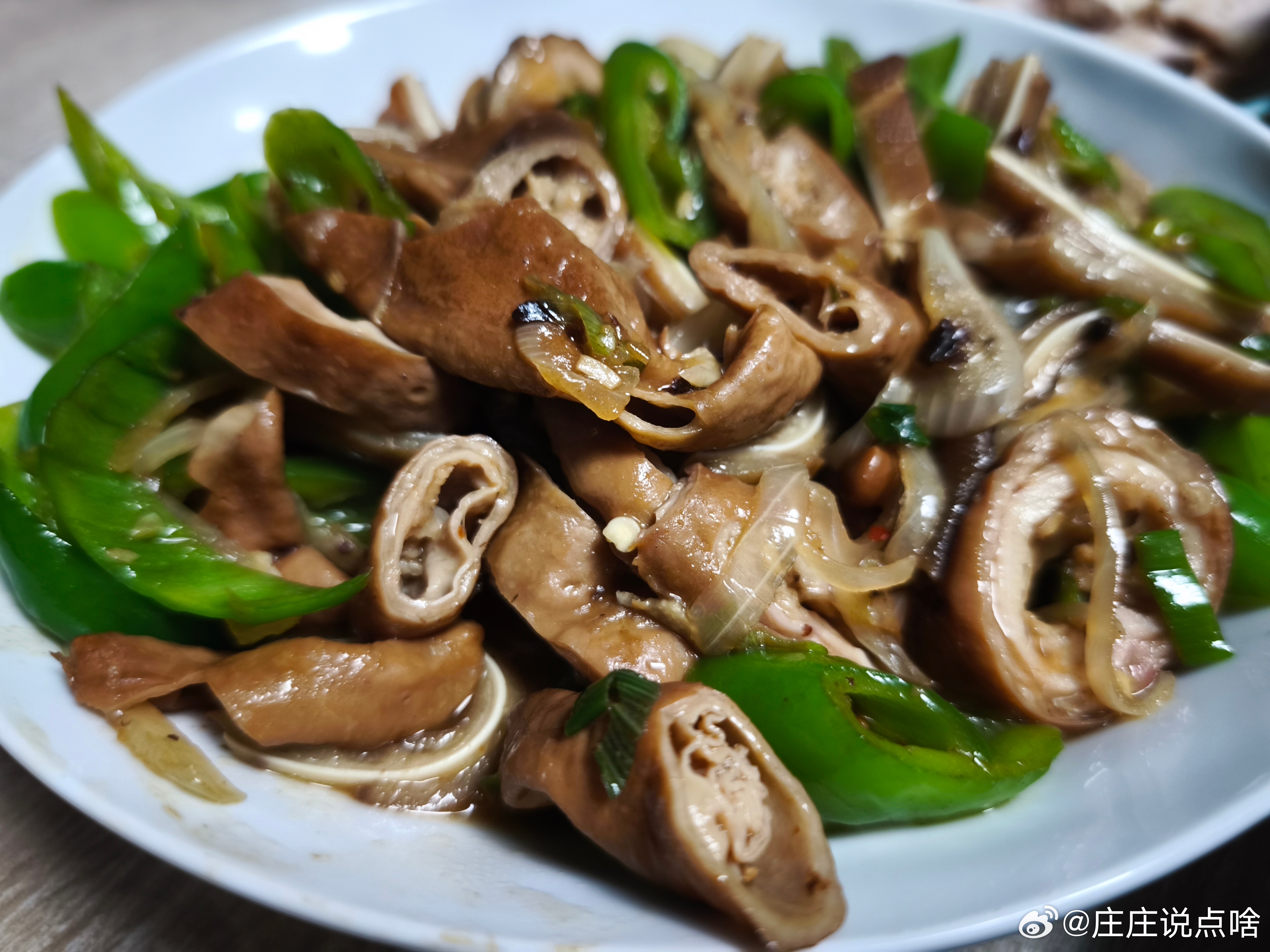 去亚超买猪肚打算做猪肚鸡🥘 解冻一看买成了猪大肠🙉卤了一天猪大肠猪耳朵猪头肉