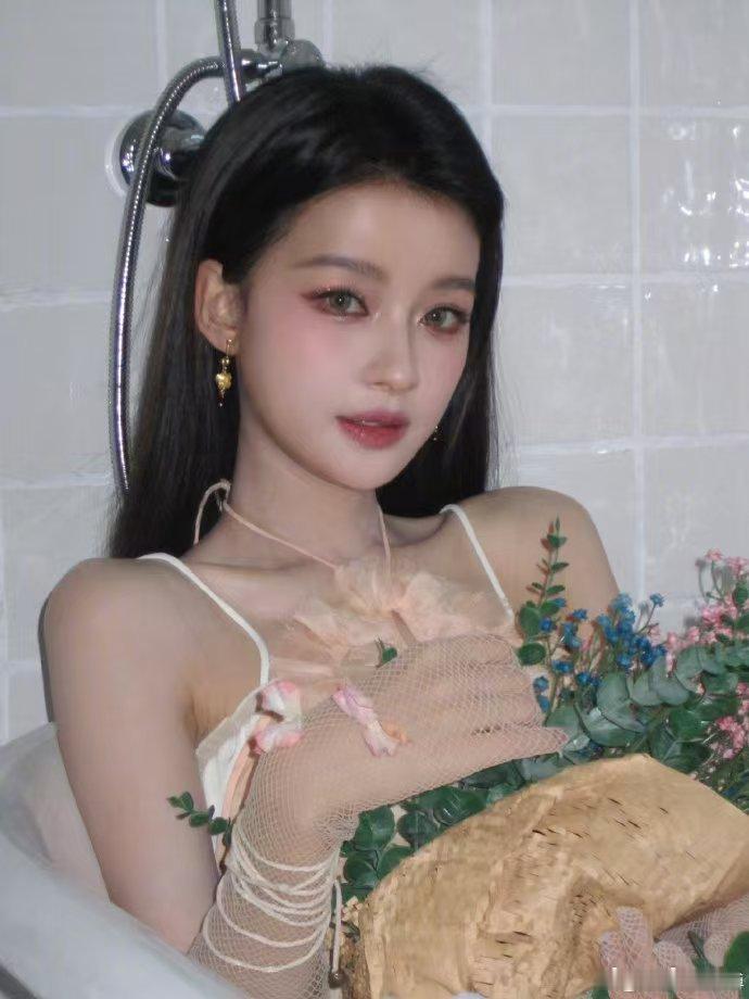 孙怡一秒参透舞蹈动作 浪姐直播面对舞蹈学习毫不拖沓，迅速吃透动作核心，身姿优美规