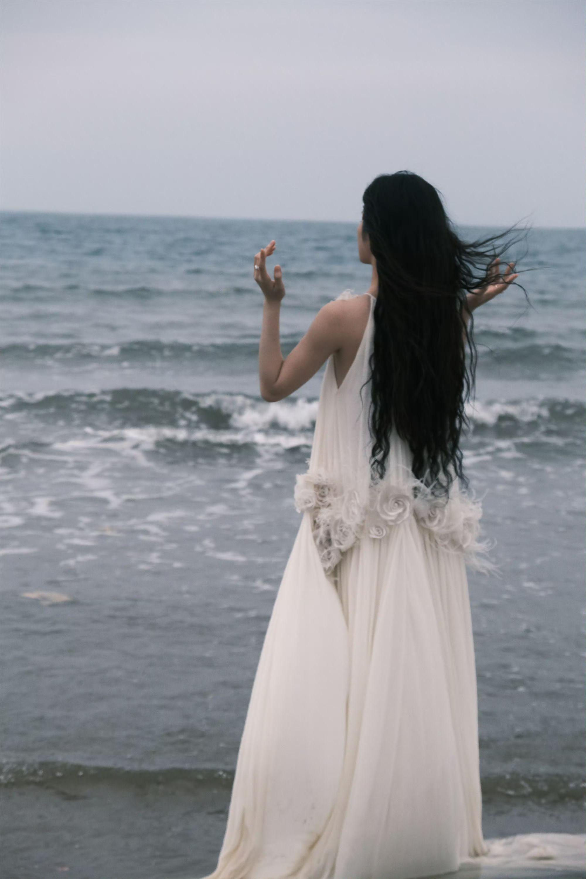 别回头 别停留 往前走 我会站在你身后