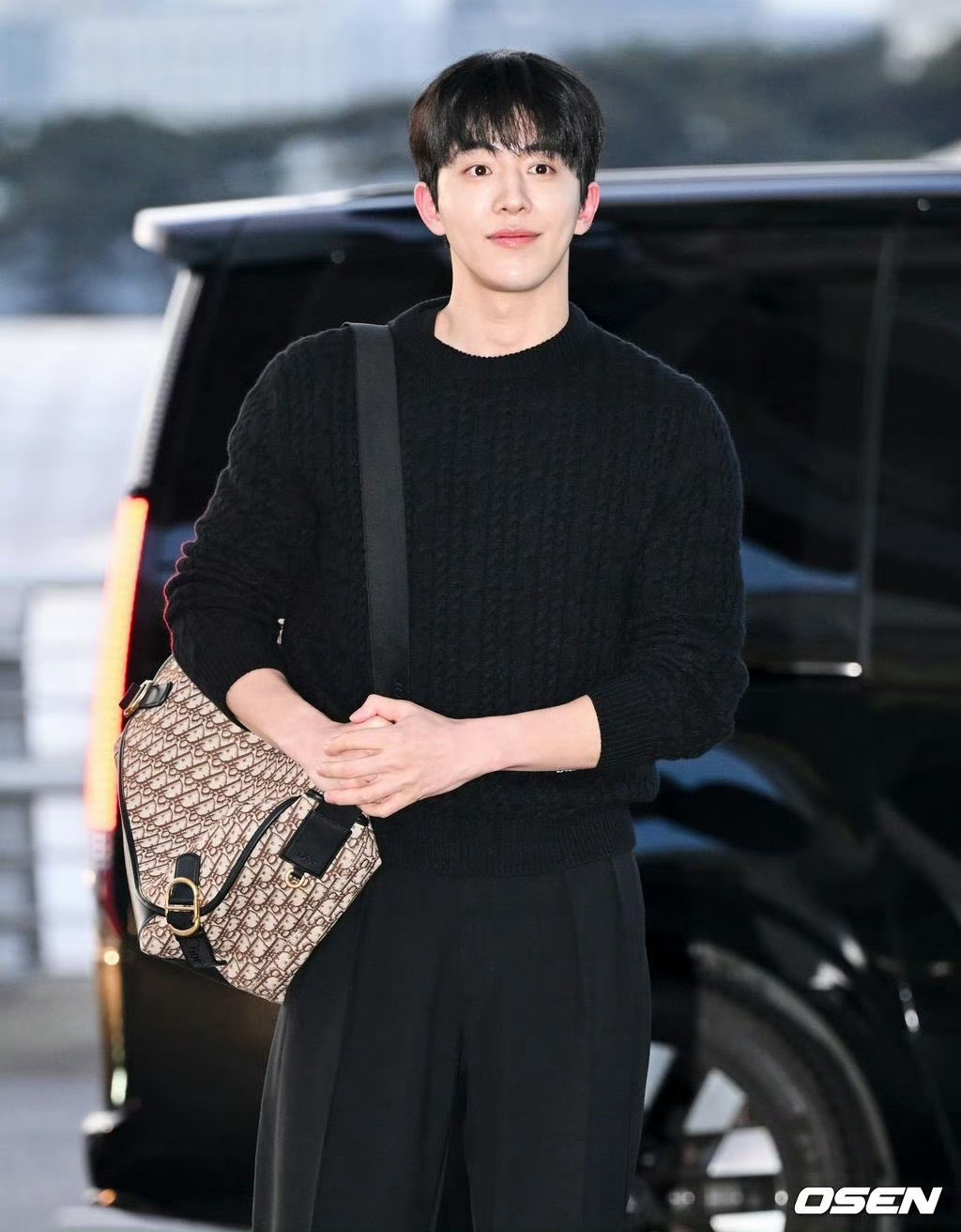 南柱赫✖️Dior 一组机场新闻图 好帅！！ 