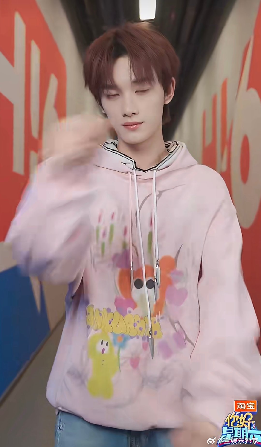 丁程鑫cha了浴室摇转场又被丁程鑫卡点手势舞硬控了 硬控我的视线！丁程鑫卡点手势