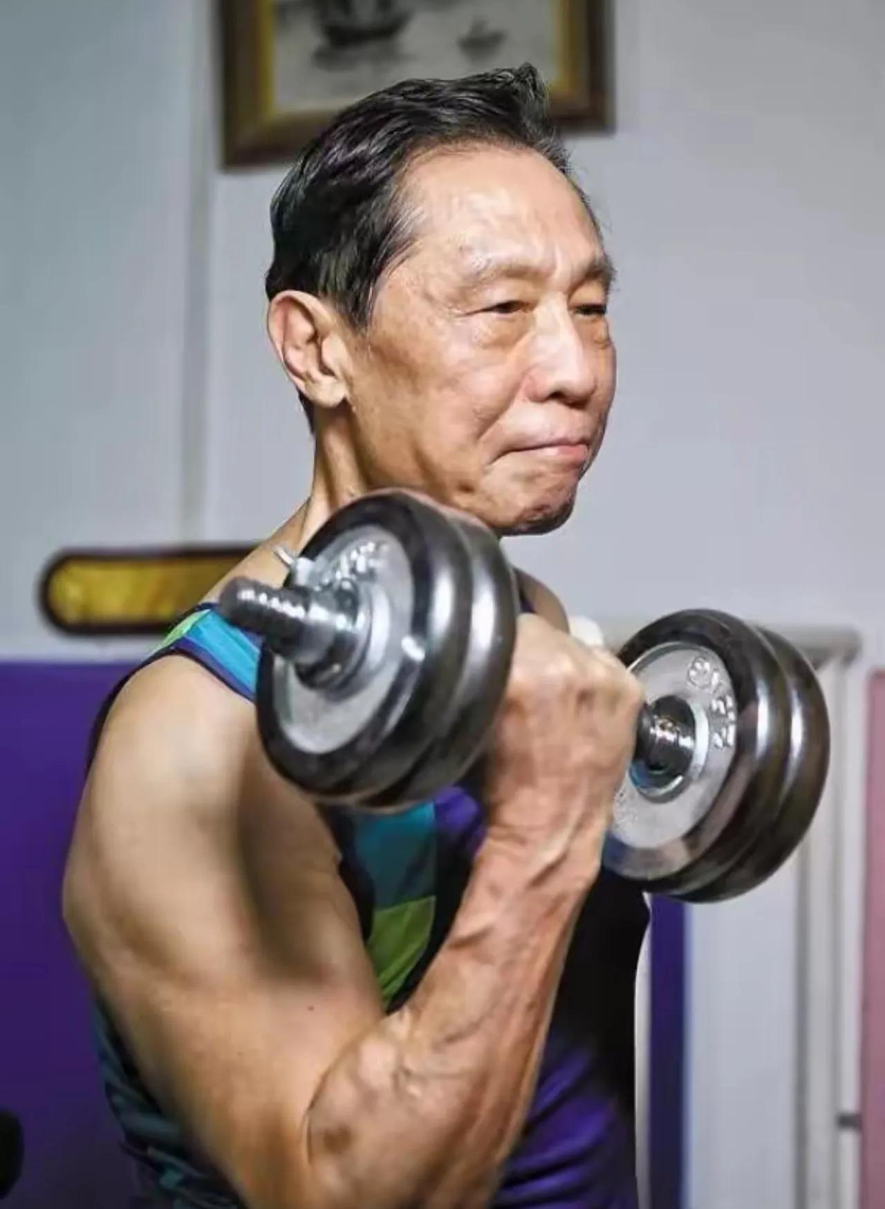 【大乎闲话】中医泰斗钟南山热衷的三项运动。
今天，即10月20日是中医泰斗钟南山