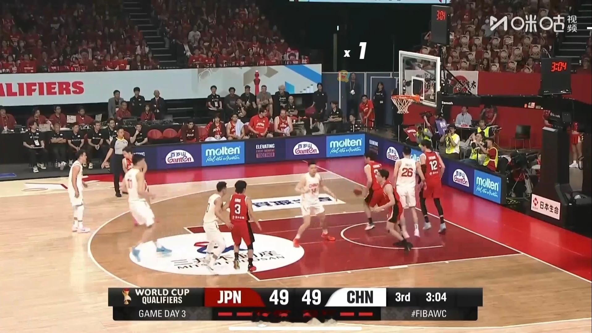 打到目前，第三节单节17-2，反超了！！中国男篮vs日本男篮中国男篮小卢篮球世界