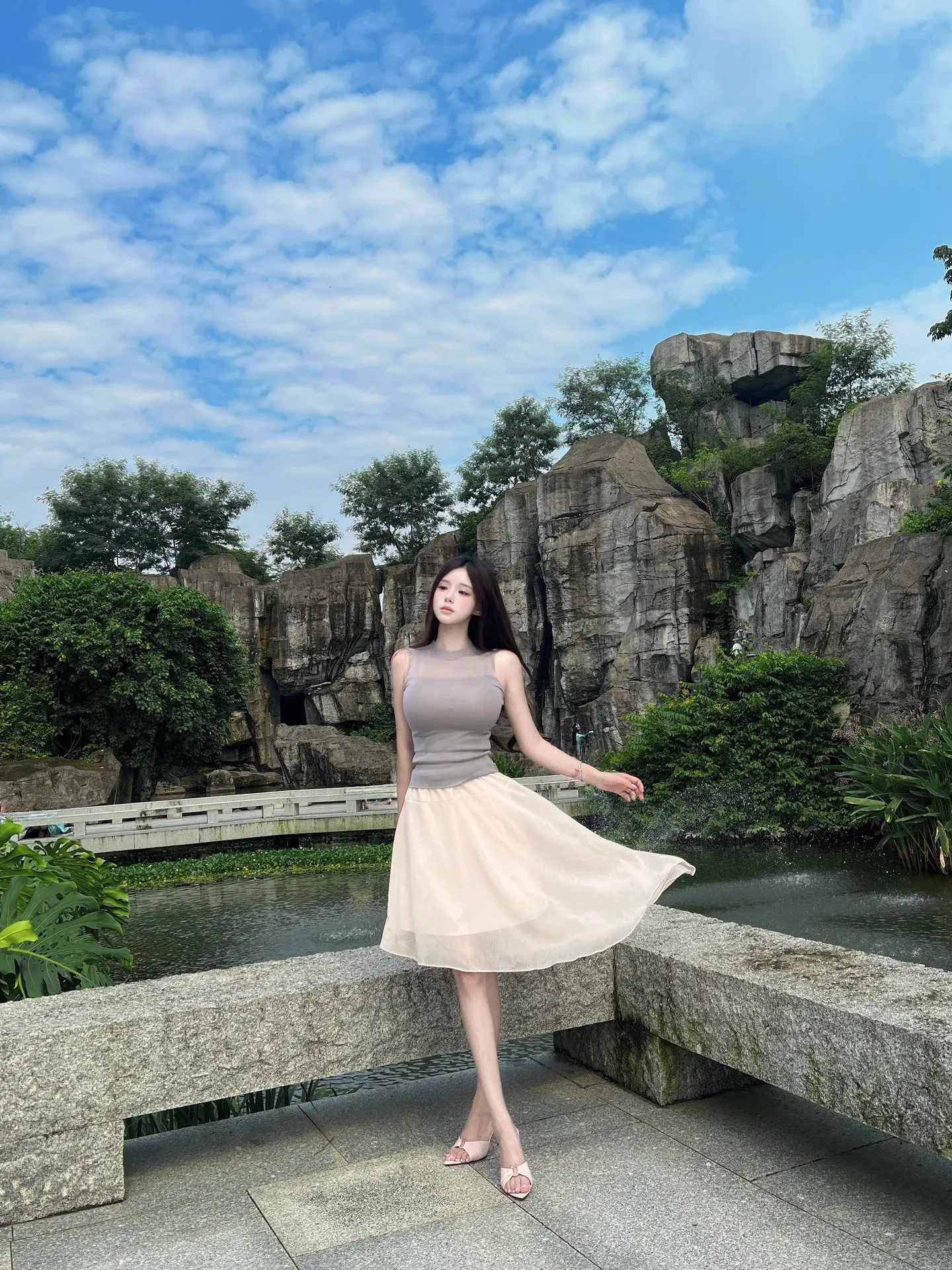 相遇时我们夸赞命运的巧合 分开时是否怨恨命运让我们相遇