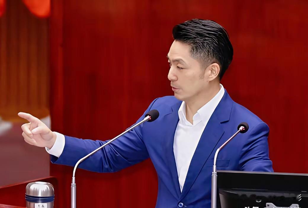 蒋万安本来可以稳稳连任，民调领先沈伯洋20多个百分点，施政满意度近7成，怎么突然
