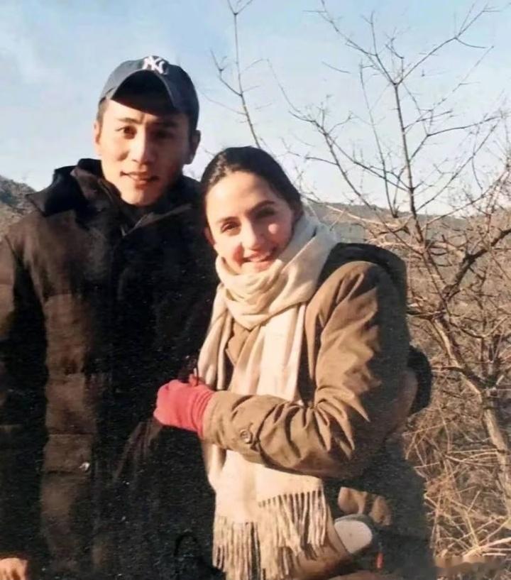 刘烨玫瑰婚最好的爱情是双向救赎十七年前，他深陷抑郁、彻夜难眠，靠安眠药和酒精度日