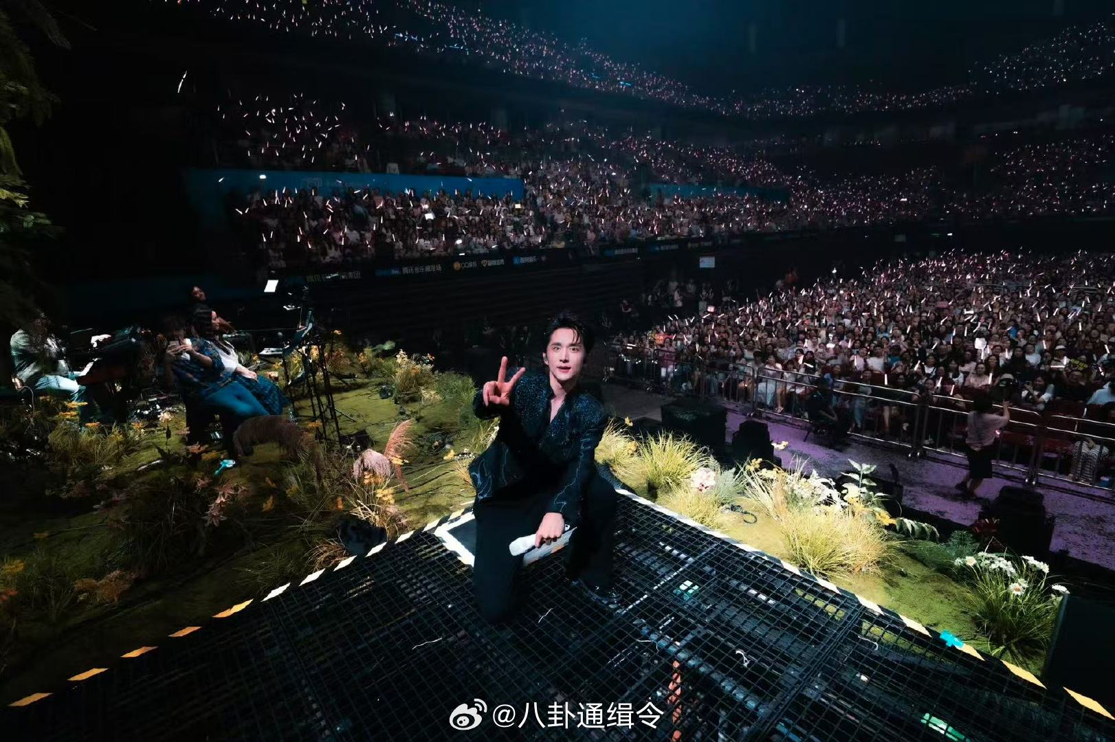 张新成演唱会翻唱率对待音乐品质极致严谨，重金拿下多首世界名曲版权，单首版权费用高