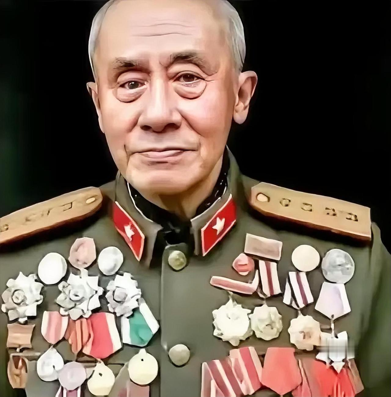 1938年，几十名日军正在河中央洗澡，被一名路过的八路军发现，本以为他会偷偷报告