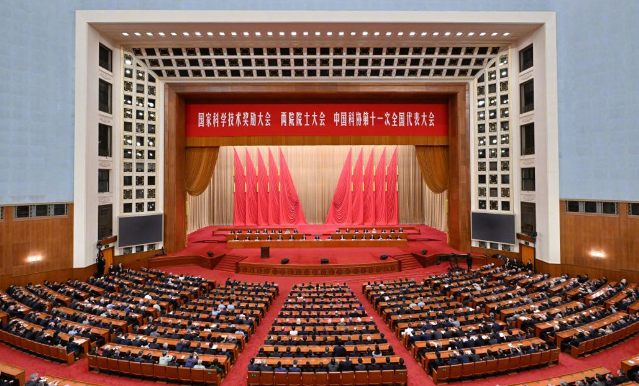 比亚迪也太顶了！埋头搞自研，直接狂揽五项国家科技大奖，不仅是这次获奖最多的车企，