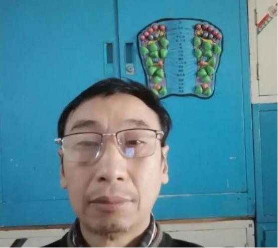 目前中国的最大问题，不是台湾问题，不是与美国的问题，也不是与日本问题，中国如今最