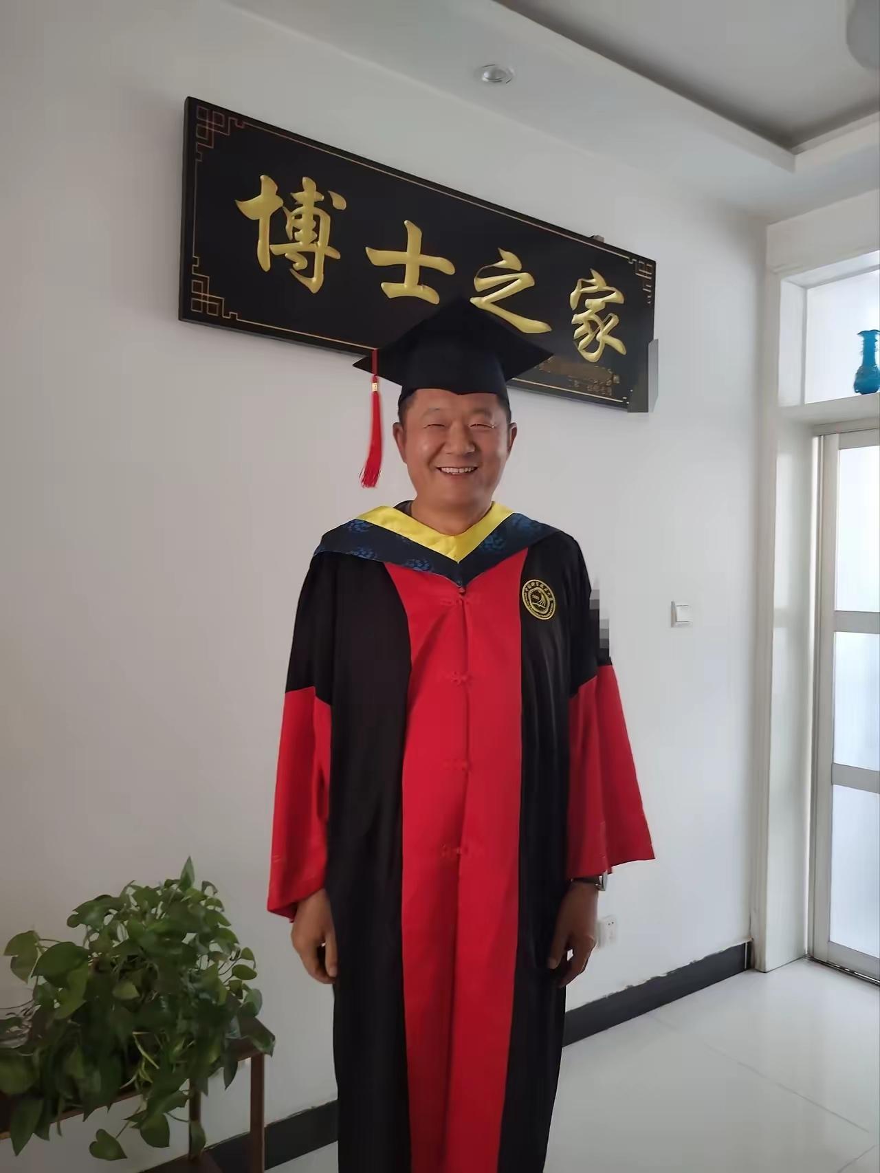 今天，是我人生中格外高兴的日子——小儿子正式入职上海华为，开启了属于他的新征程。