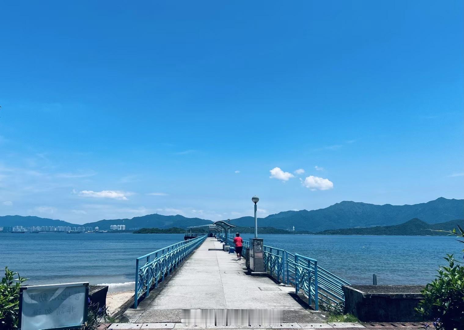 黄金 未来太遥远，现在就行动。所有喜悦的未来，都有一个努力耕耘的当下。早呀，又到