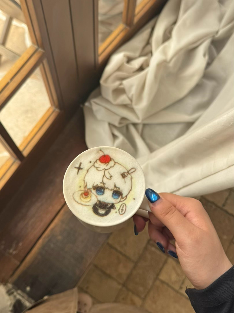 来看我的沈星回拉花咖啡