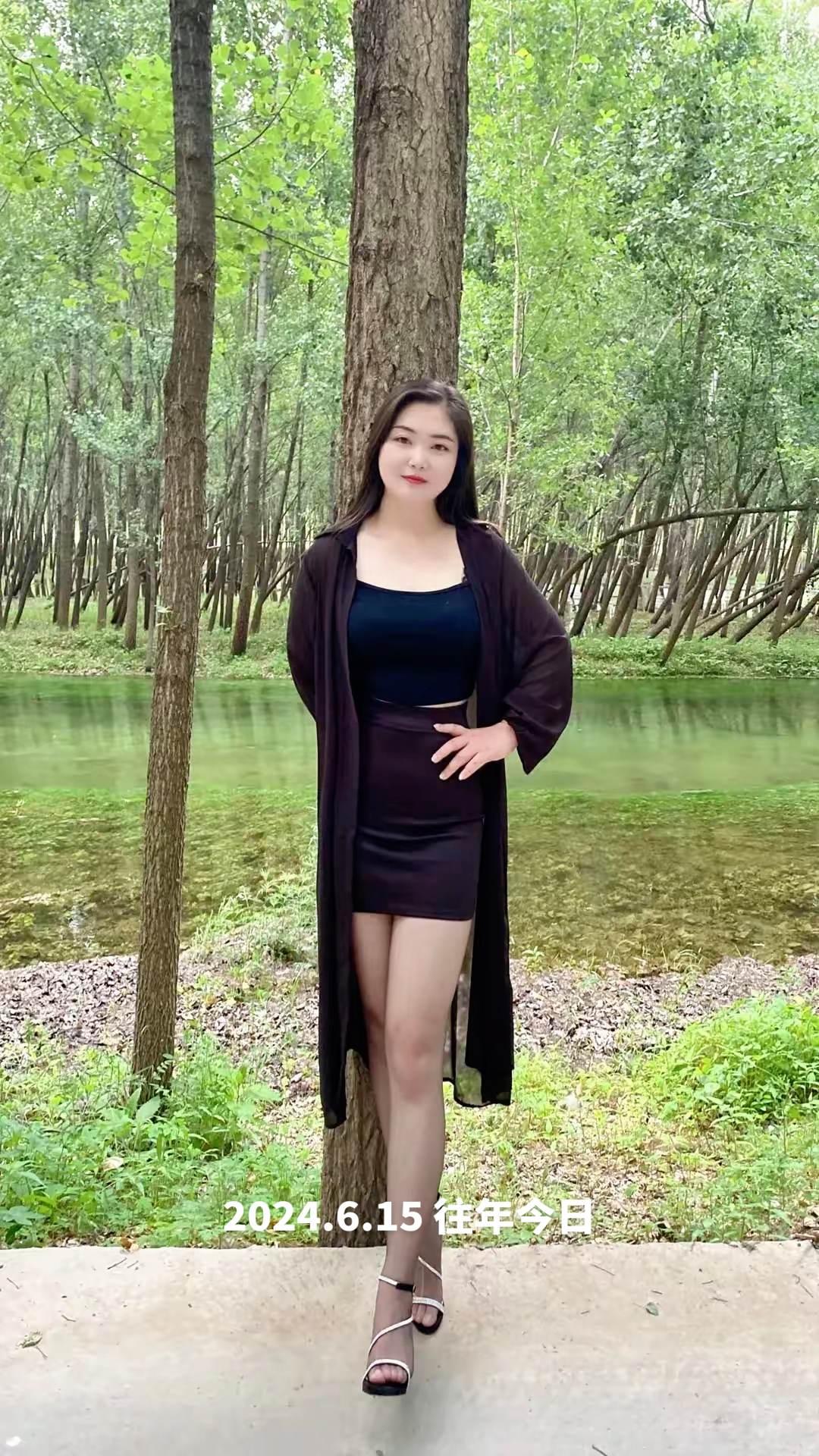 林间优雅风 享受大自然的穿搭 肉肉女生穿搭
