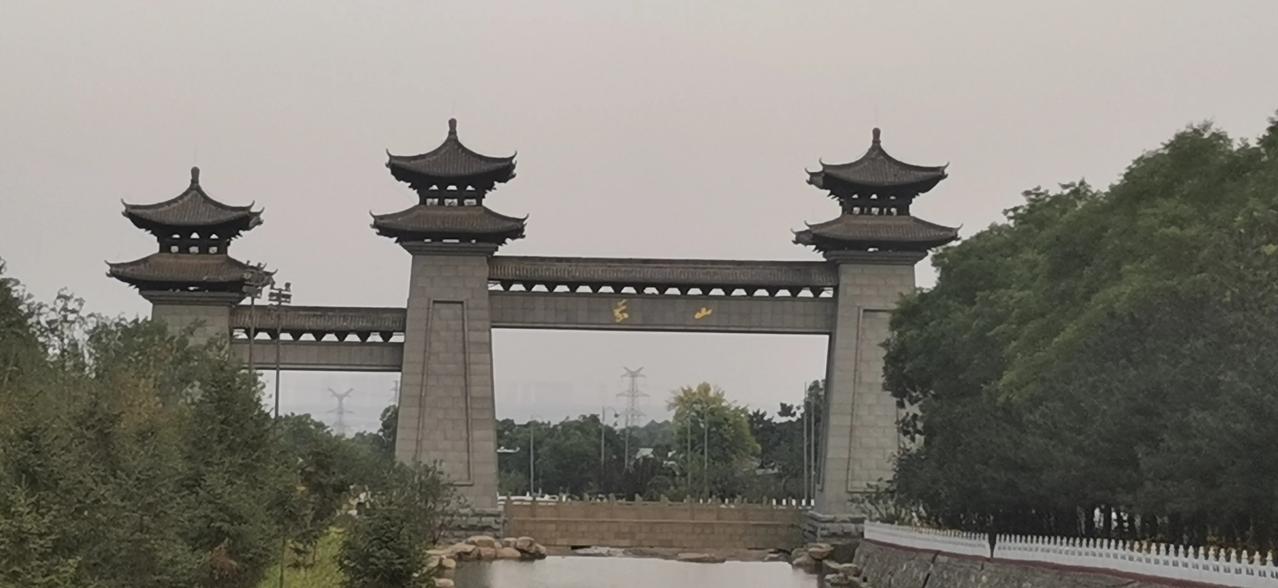 山西太原，随着天气转冷，蒙山景区开始执行淡季运营时间。截至明年3月20日，开园时