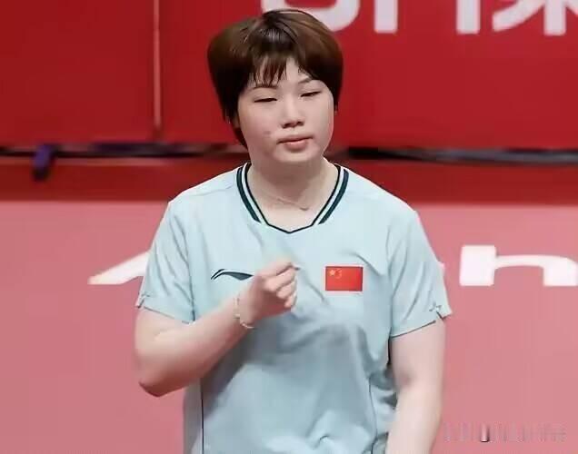 笑不活了！蒯曼3:0拿下伊藤美诚之前，看到教练席背后的莎莎在干嘛了吗？
 
有网