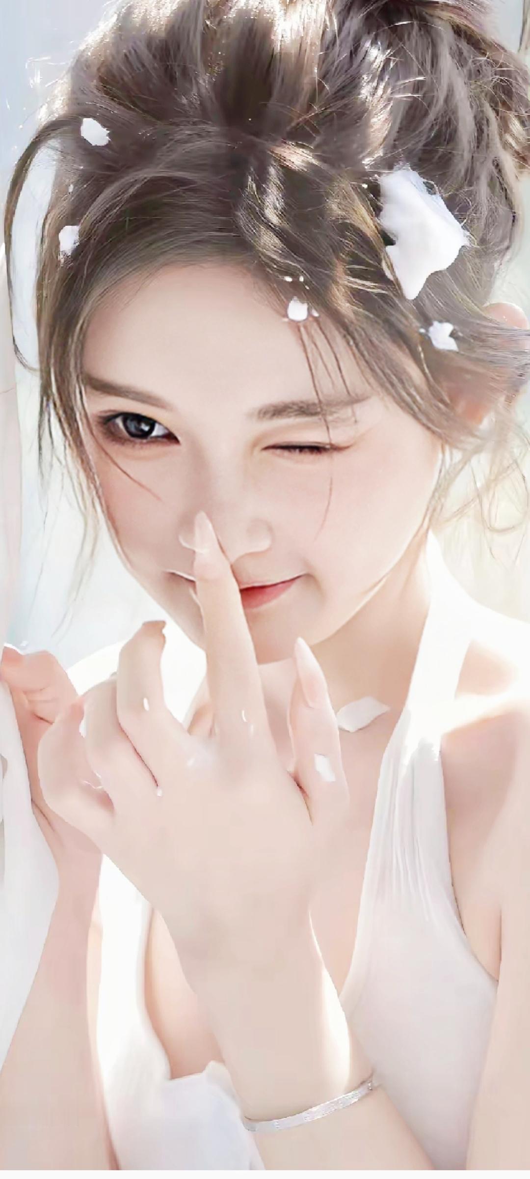 清朝为汉人做的一件好事

清朝初年，朝廷下令汉人女子禁止缠足。
缠足陋习，都是汉