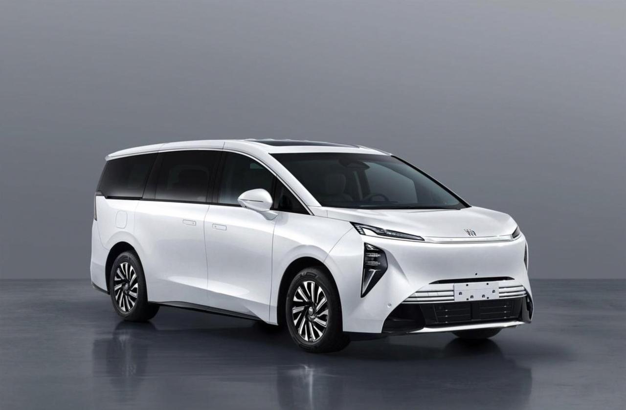 过年搭子就选星海V9
这车啊, 不光帮品牌站稳了脚跟, 还在那种20万以内的中大