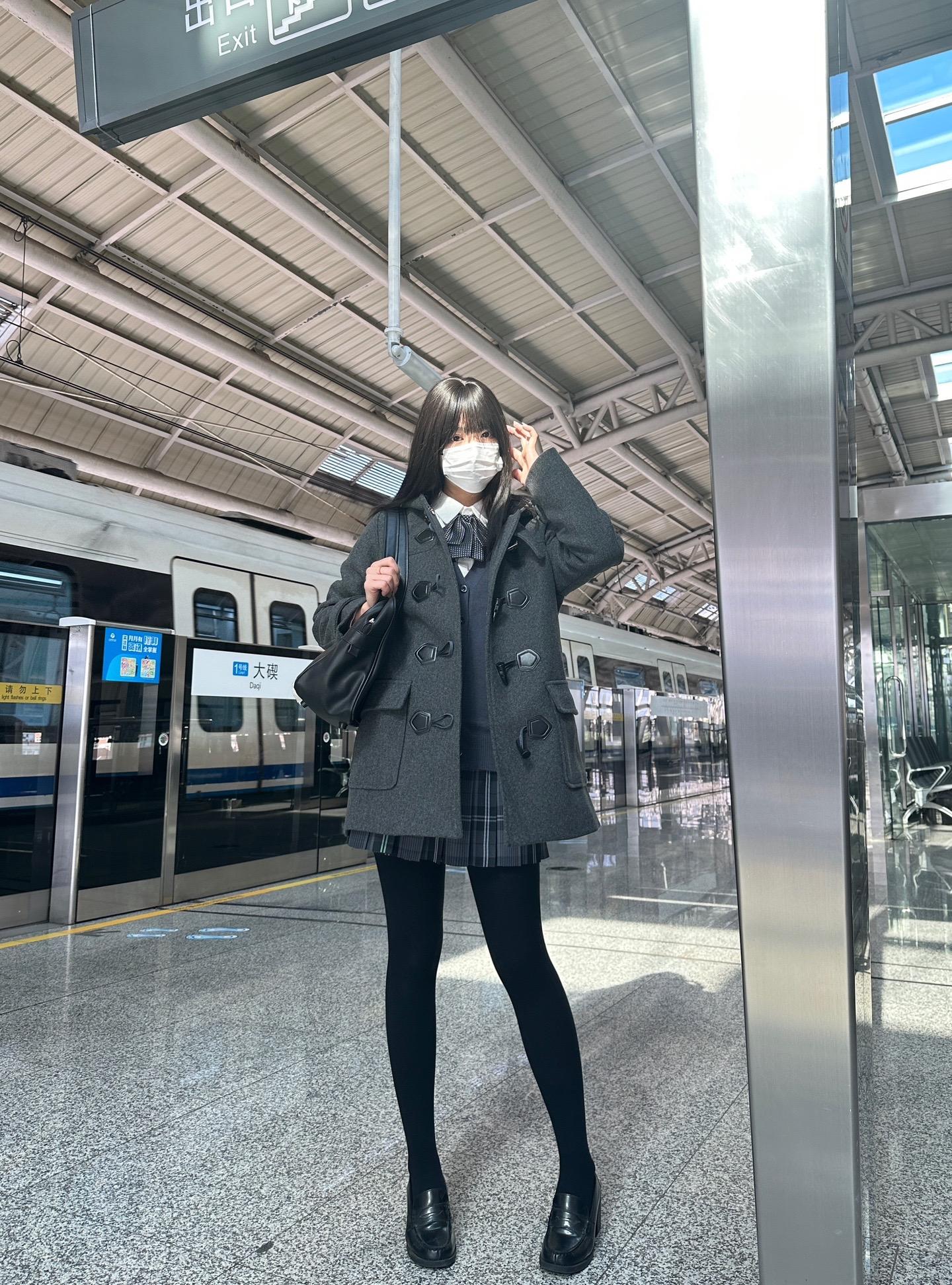 想不出文案 只知道想你。