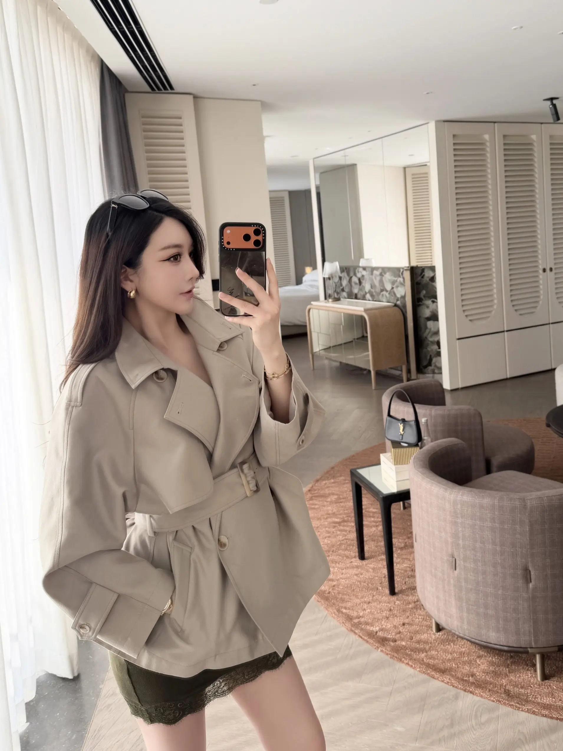 风衣很绝美 …🤎。