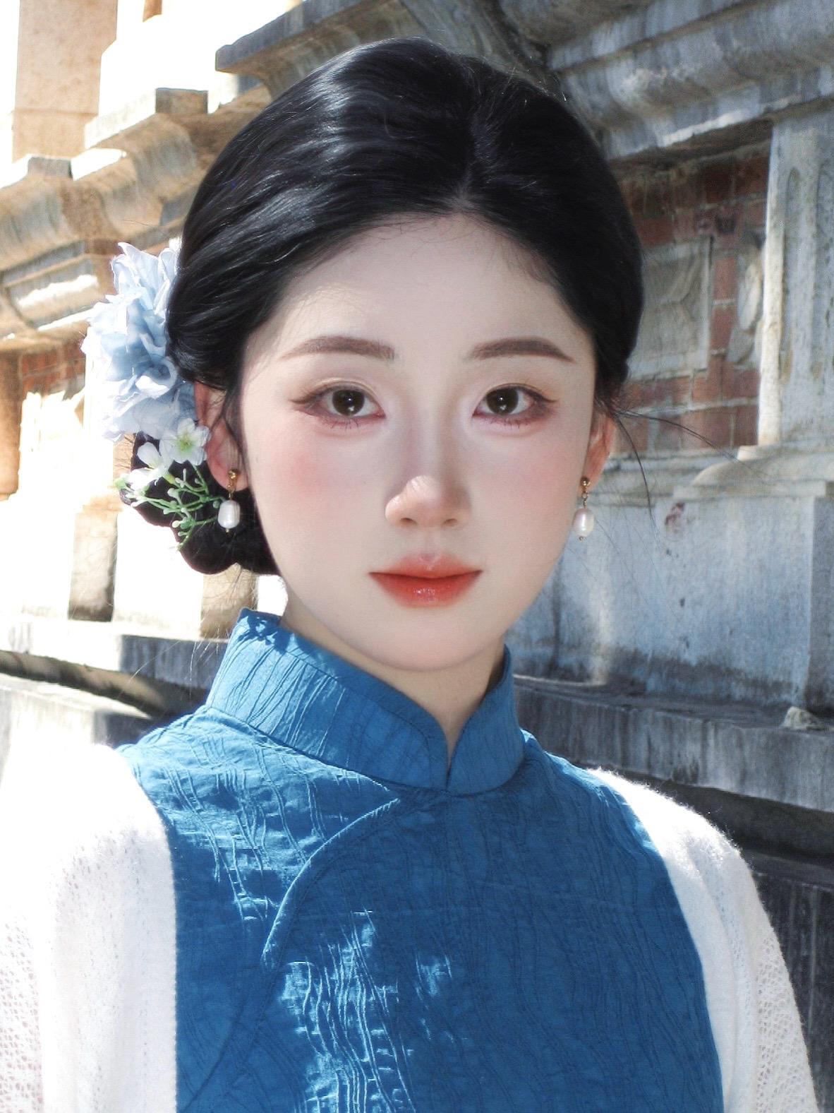 不须着意求佳景，自在奇逢应早春。