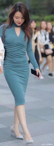 气质会告诉我们，天生会爱什么类型的人。 这里的“气质”和我们常说的“这个人很有气