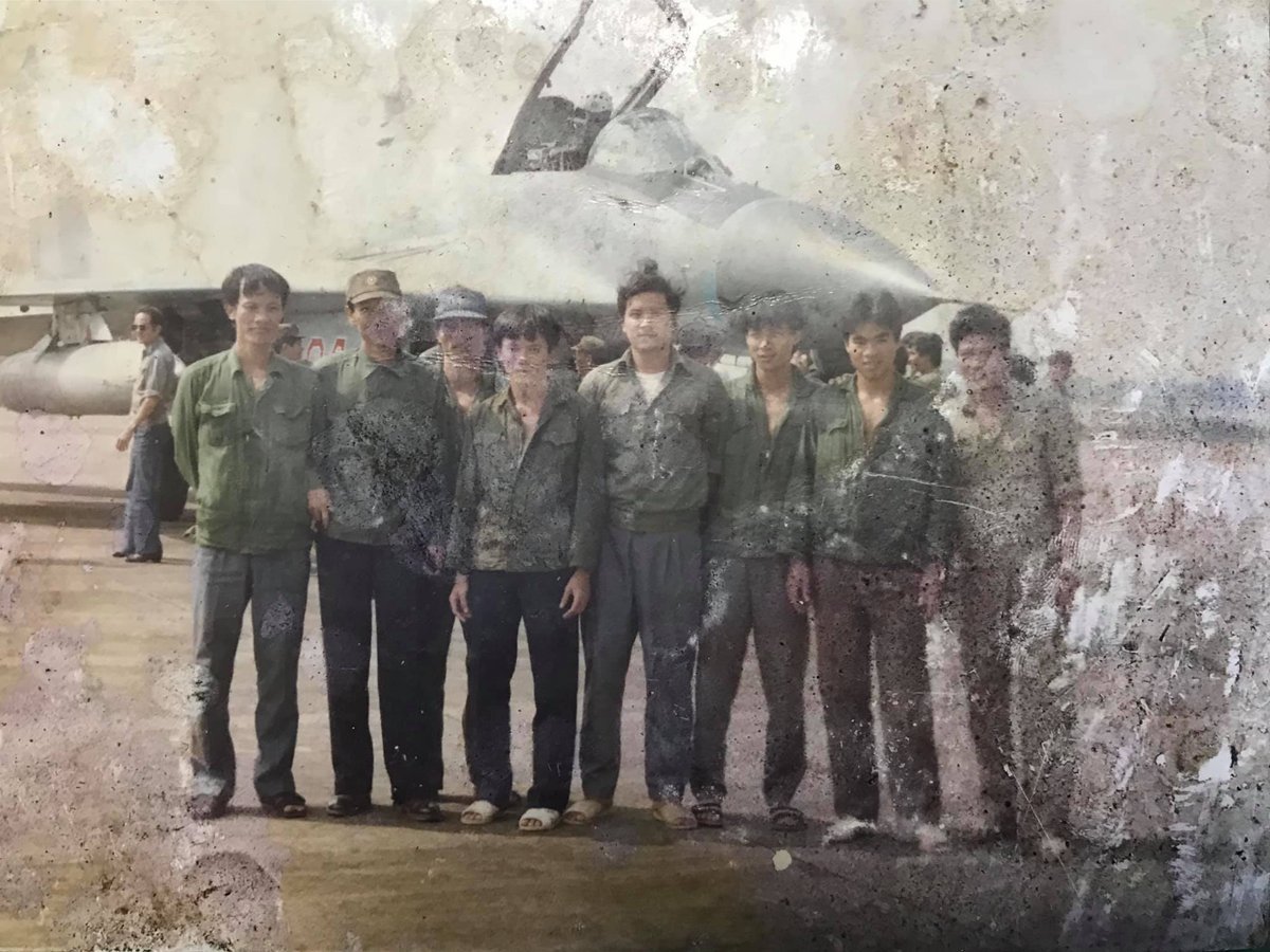少见的照片：1995年俄罗斯米格-29战斗机在越南岘港的照片。这一年是越南订购的