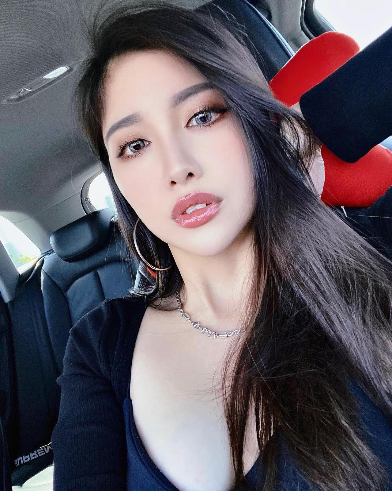 有点上头 又酷又飒 可甜可酷 高冷脸 御姐风