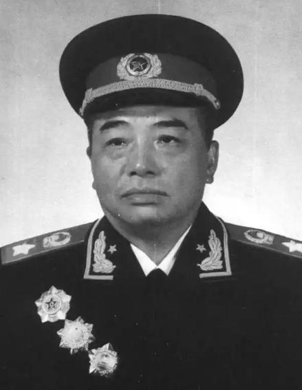 彭德怀：抗美援朝一战封神，他的指挥到底厉害在哪里?
 
志愿军刚入朝的时候，原本