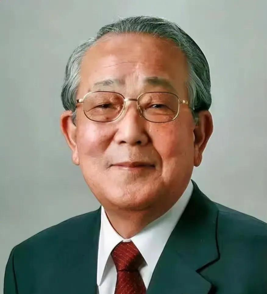 一直被稻盛和夫的这段话鼓励着:

“你不会的东西，觉得难的东西，一定不要躲，先搞