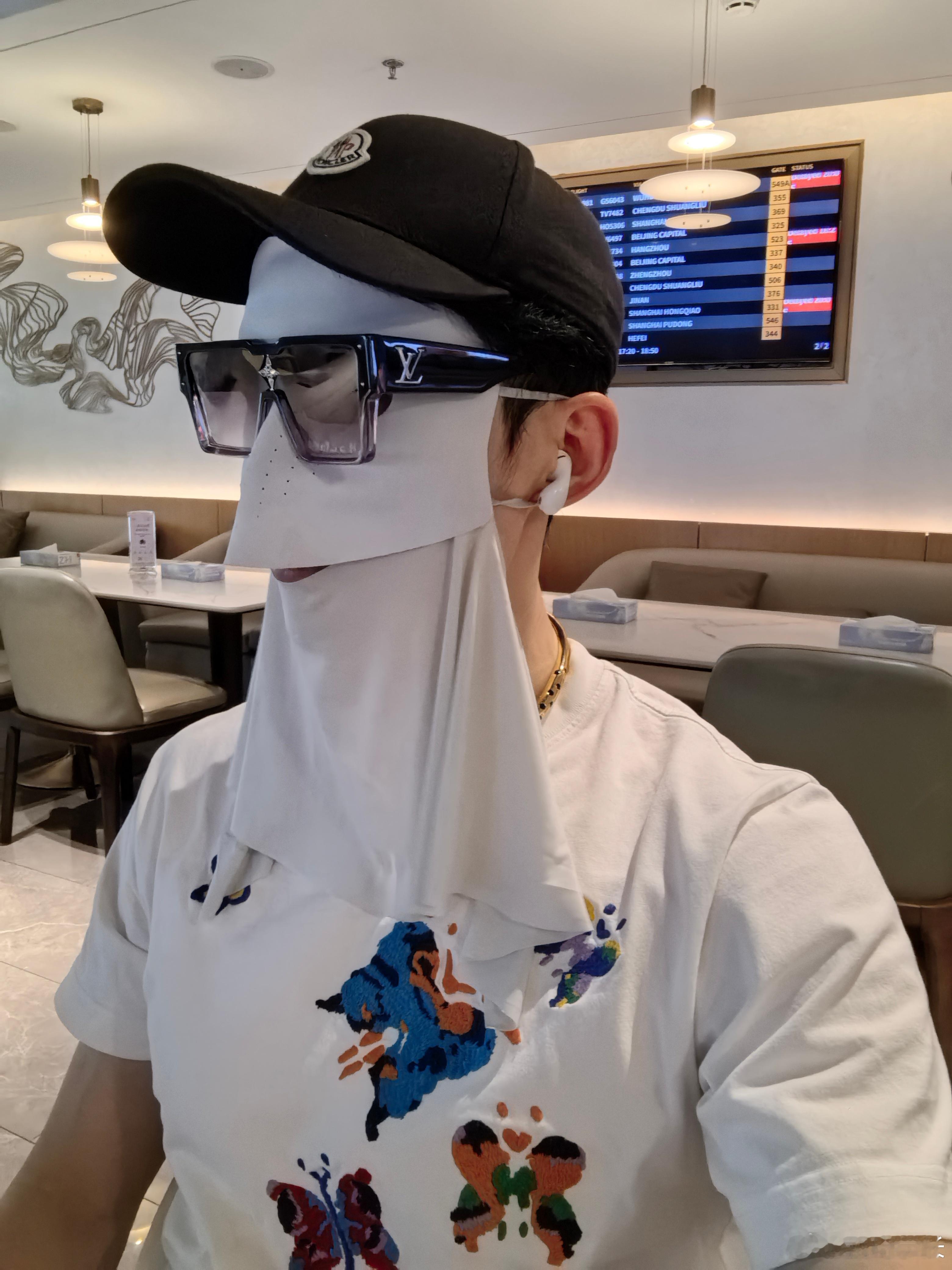 ❤️深航尊鹏阁可以，牛肉多多了的！累死了😩多吃点！ 深圳航空  ​​​