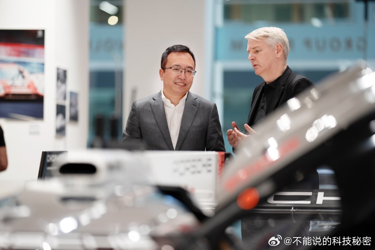 曝荣耀评估开拓汽车业务！目前海外车企与中国厂商的“反向合资”逐渐成了趋势，荣耀与
