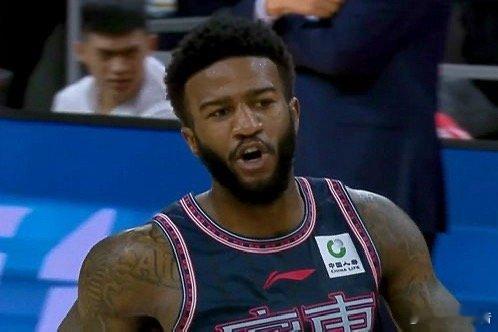 欧篮联：巴塞罗那VS博洛尼亚篮球           巴萨在本赛季整体表现可圈可