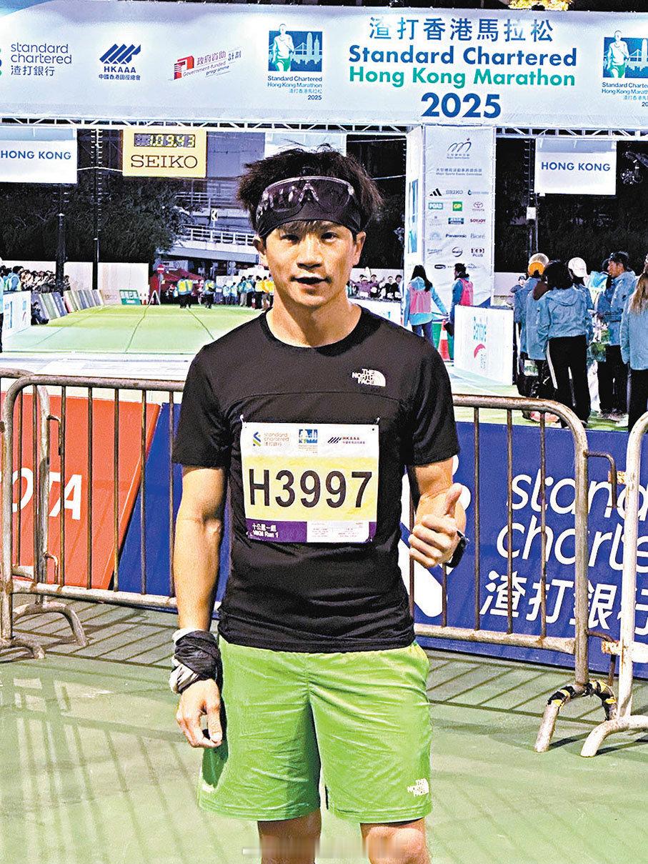 即时娱乐新闻   娱乐圈   乐坛  「 梁釗峰  跑10公里創個人最佳成績 興