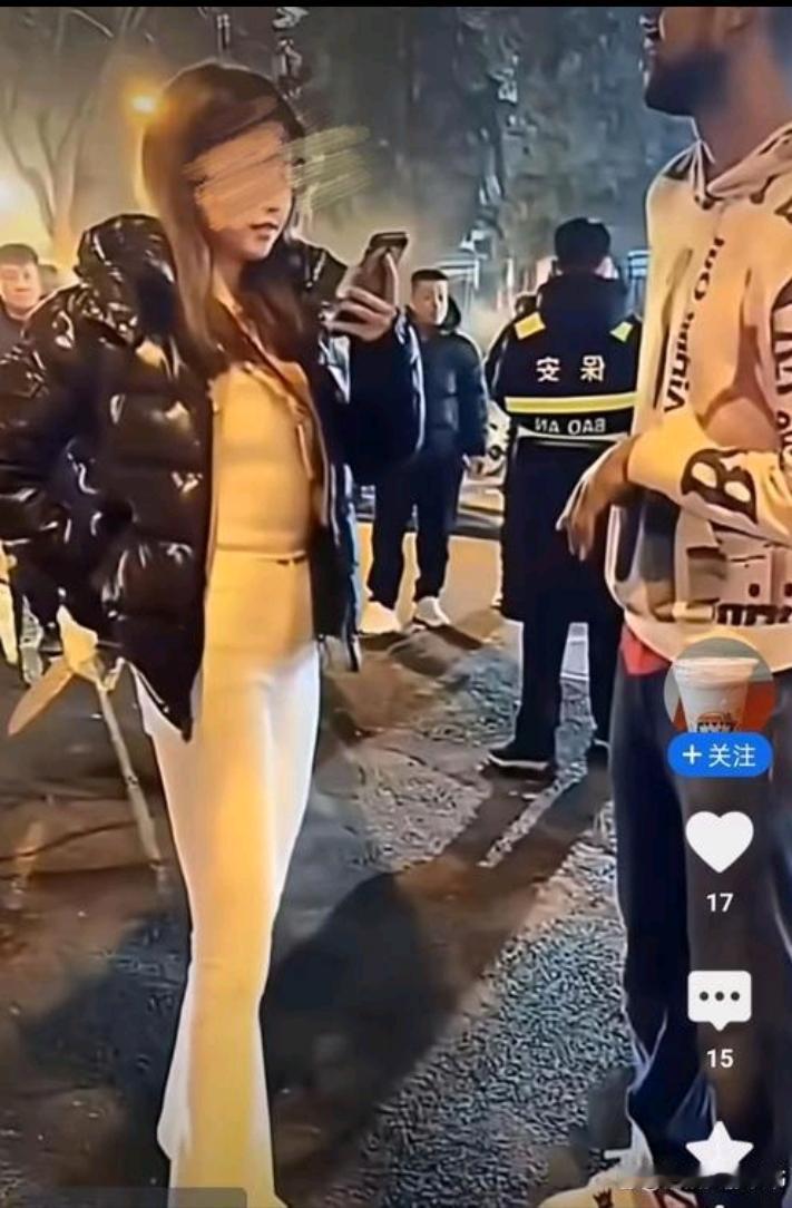 现在有些女孩，确实有严重的慕洋情结。
在街上看见洋人，不管是哪个国家的，只要与我