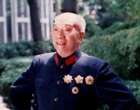 1932年，毛主席亲自开药方，送来牛肉，救活一位开国中将，他活了100岁。

方