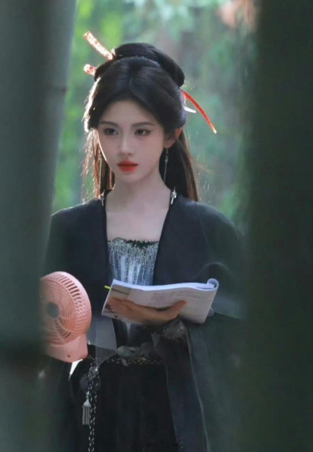 鞠婧祎在这个视频里加了什么鞠婧祎你在这个视频里加了什么鞠婧祎你在这个视频里加了什