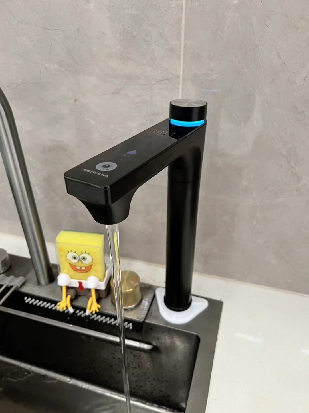 接出来就能喝的水，省力呀！