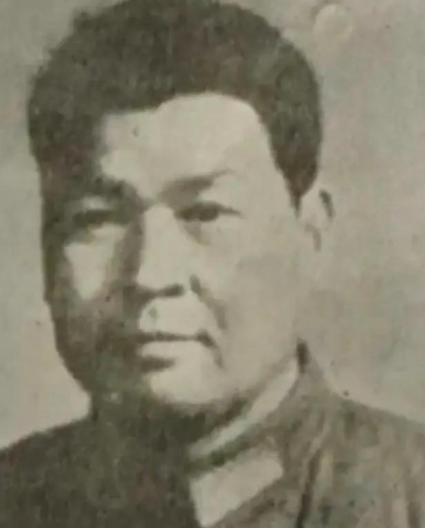 1972年，63军副军长余洪信，因奸污妇女，被连降5级，他气不过，竟在深夜持枪对