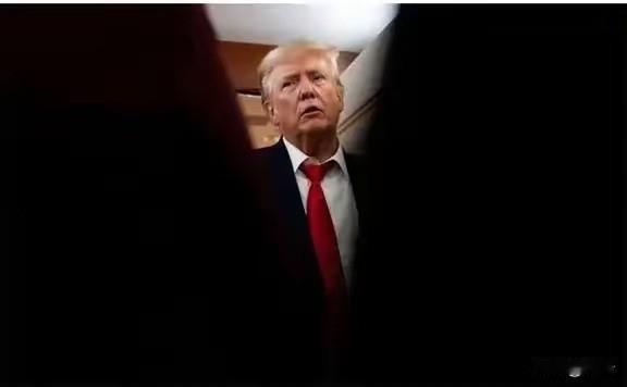 特朗普这下傻眼了：马杜罗成了烫手山芋
​弄巧成拙，现在，马杜罗已经成了特朗普手里