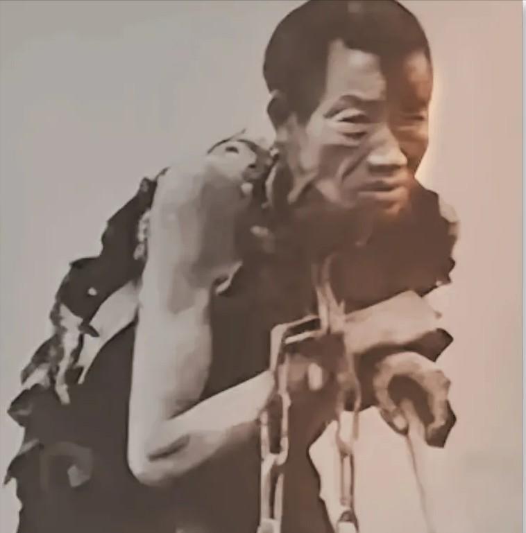 1949年青海解放后，他看到解放军帽子上的红星，对站岗的战士说：“我叫廖永和，是