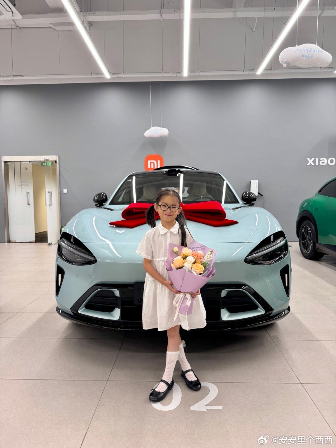 提完车了🎀和阿莫斯结婚 10 年换了 3 辆车还是第一次这么有仪式感第一辆车是