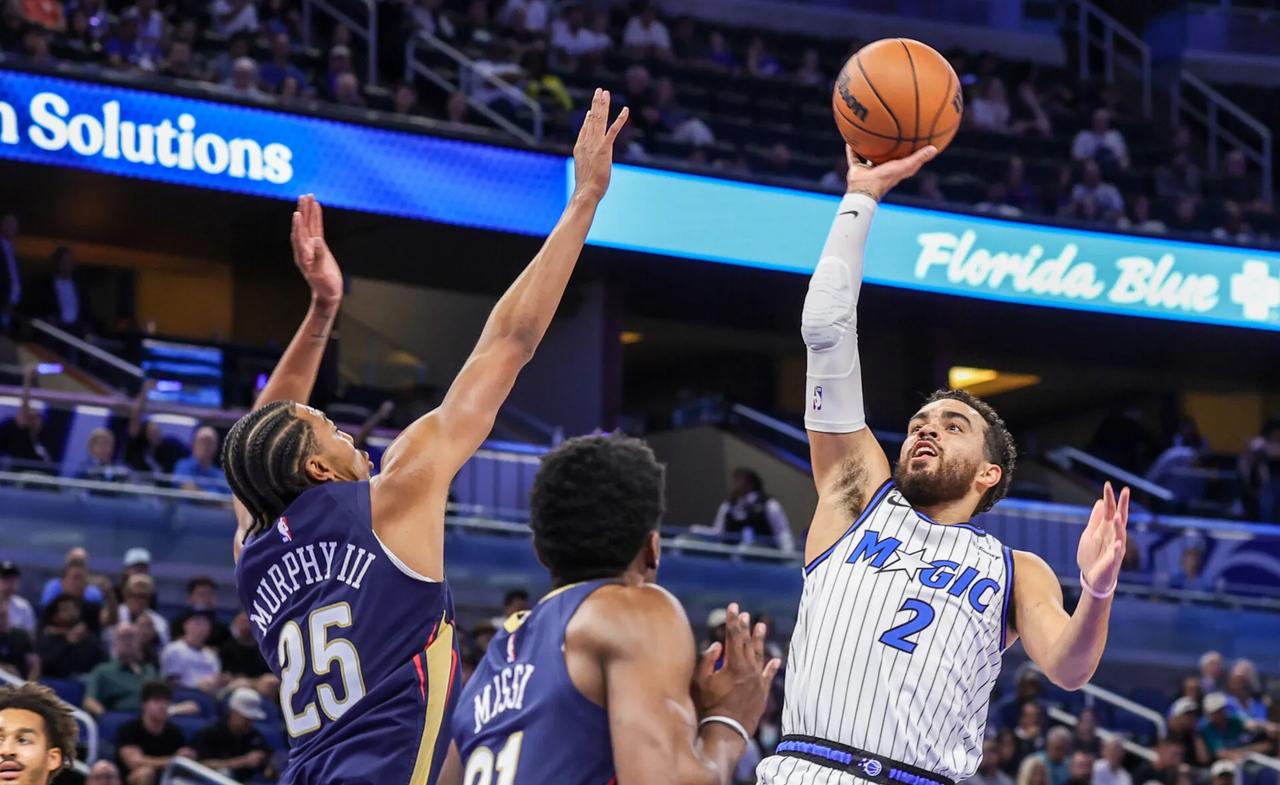 据消息人士透露，奥兰多魔术正在联系多支球队，探索用替补控卫泰厄斯·琼斯换取次轮选