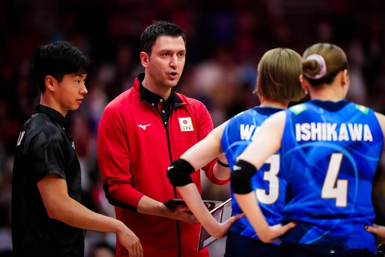 2025女排世锦赛日本女排H组：日本队3-1（25-23/30-28/23-25