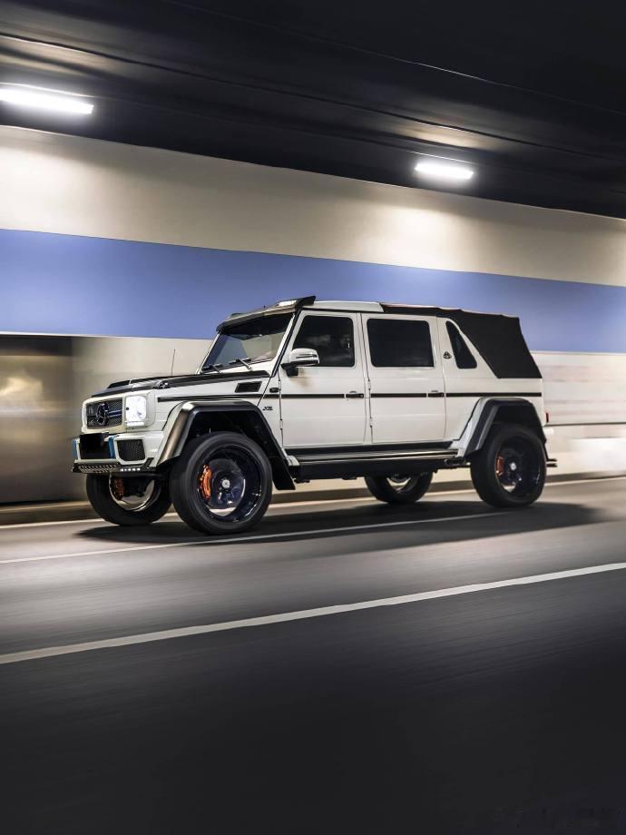 G 级家族的传世藏品。迈巴赫 G650 Landaulet，4×4² 越野底盘搭