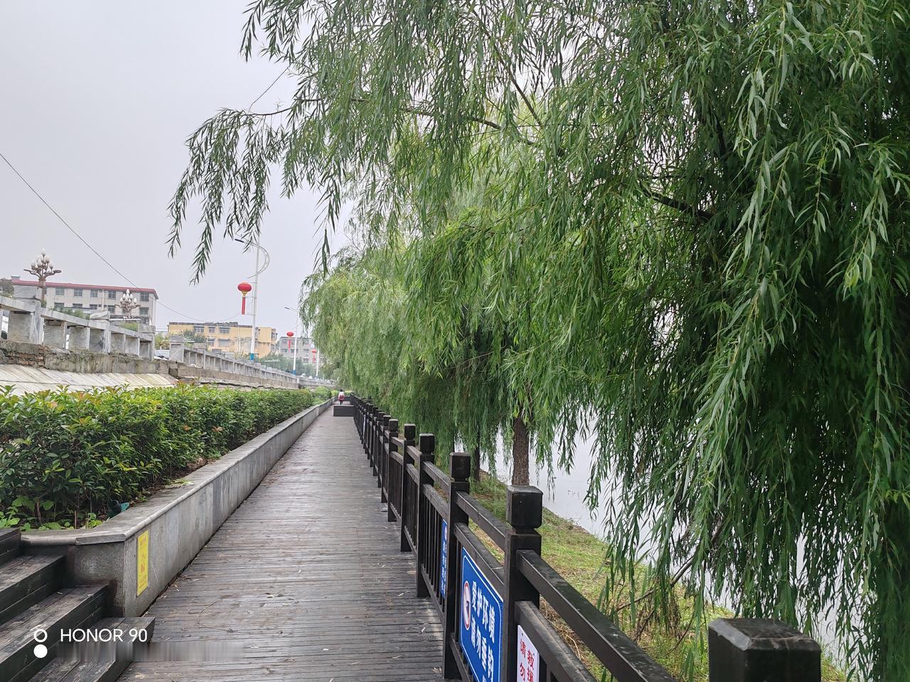 1、健全的人格。这是最核心的。孩子能够认识并接纳自己，有稳定的情绪，敢于面对挫折