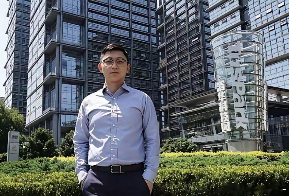 某省理科状元，出身清华，博士。现在在做保险销售。认识另一位博士，也是一流名校理工